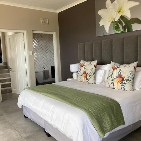 Ocean Rocks Villa, Umhlanga ダーバン エクステリア 写真