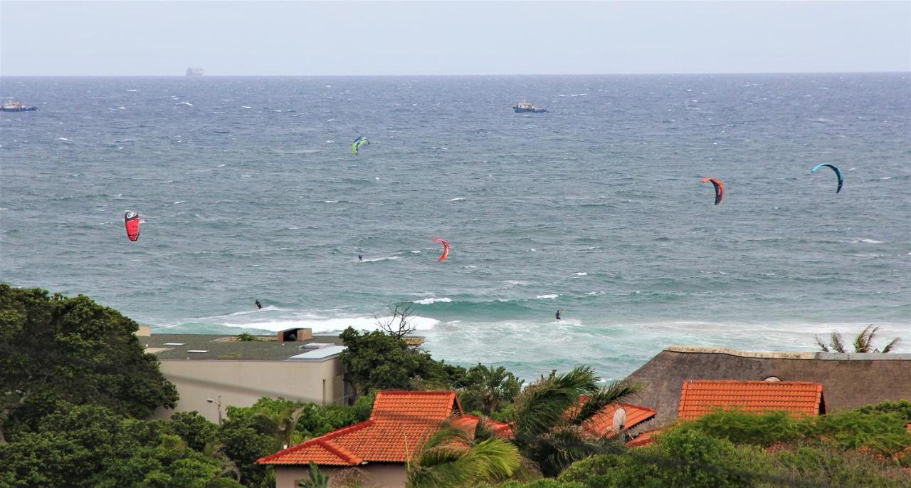 Ocean Rocks Villa, Umhlanga ダーバン エクステリア 写真