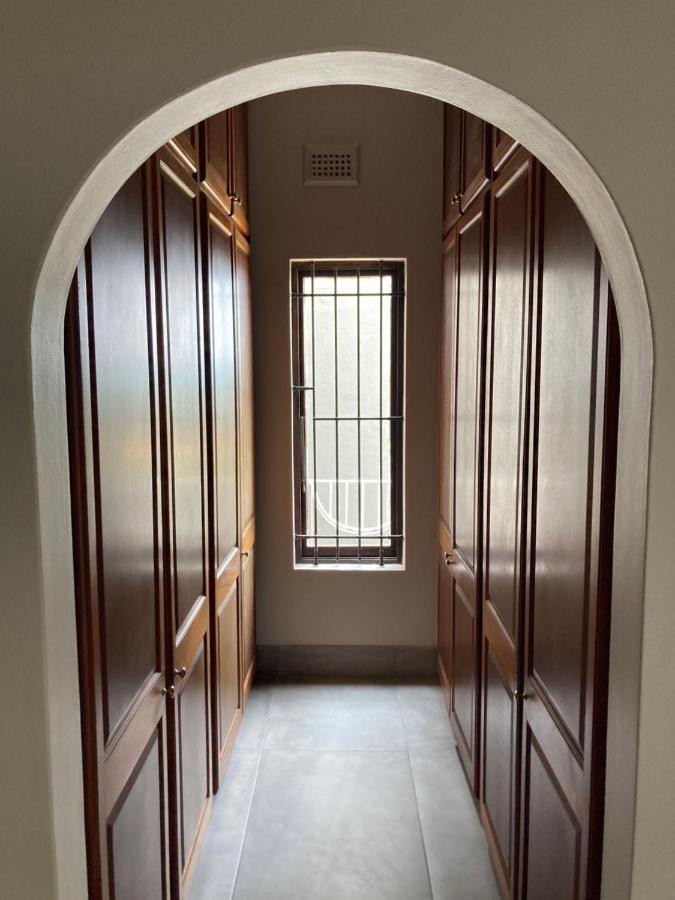 Ocean Rocks Villa, Umhlanga ダーバン エクステリア 写真