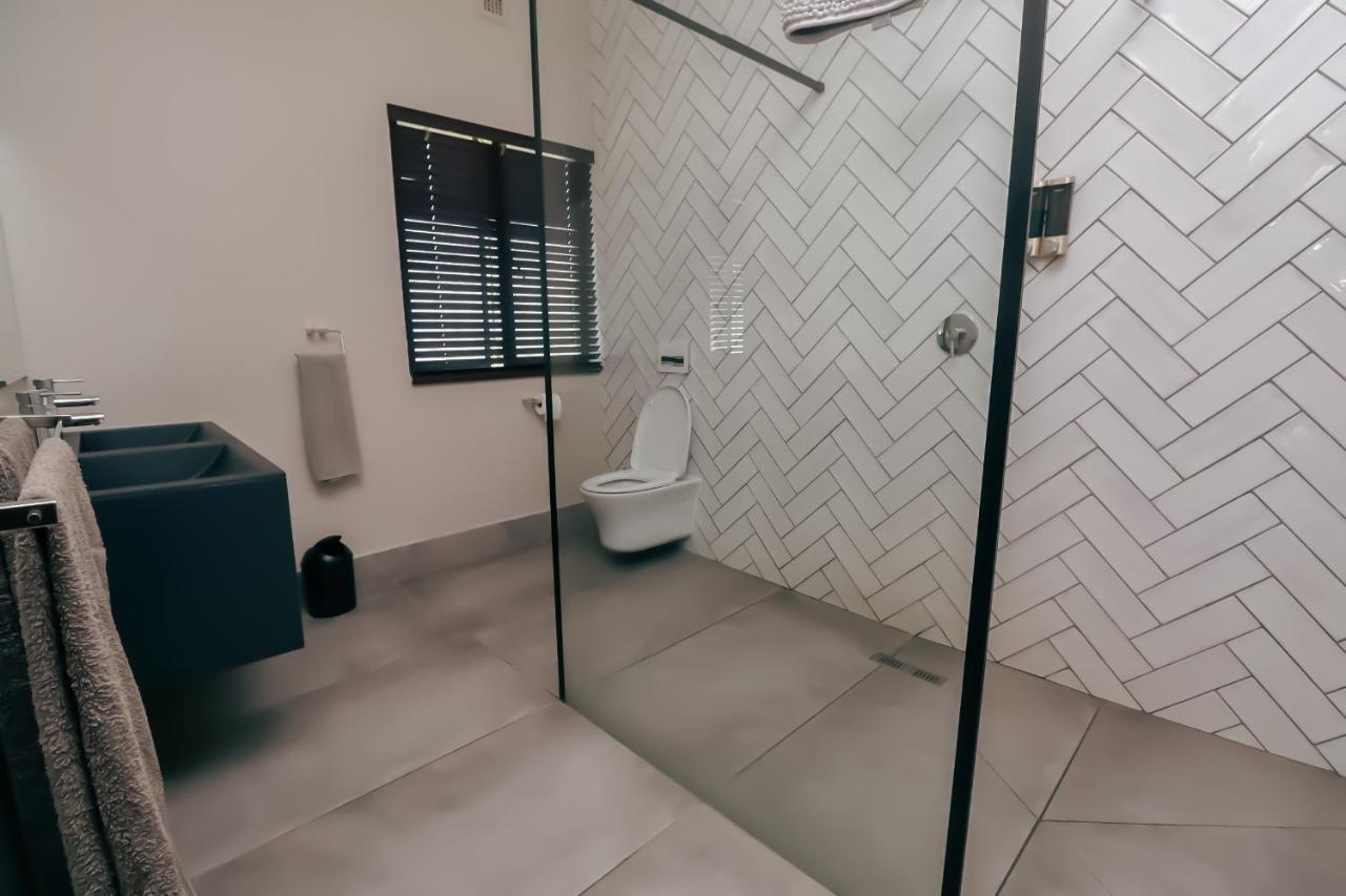 Ocean Rocks Villa, Umhlanga ダーバン エクステリア 写真