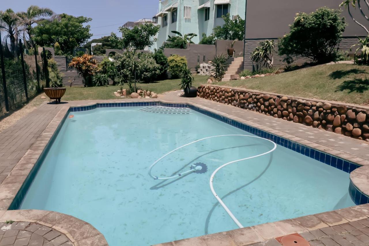 Ocean Rocks Villa, Umhlanga ダーバン エクステリア 写真