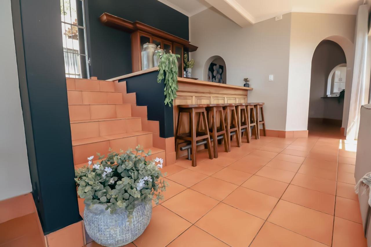 Ocean Rocks Villa, Umhlanga ダーバン エクステリア 写真