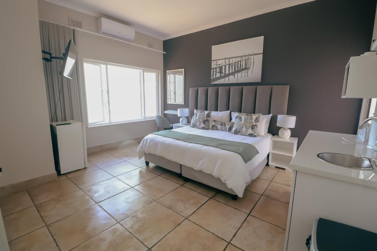 Ocean Rocks Villa, Umhlanga ダーバン エクステリア 写真