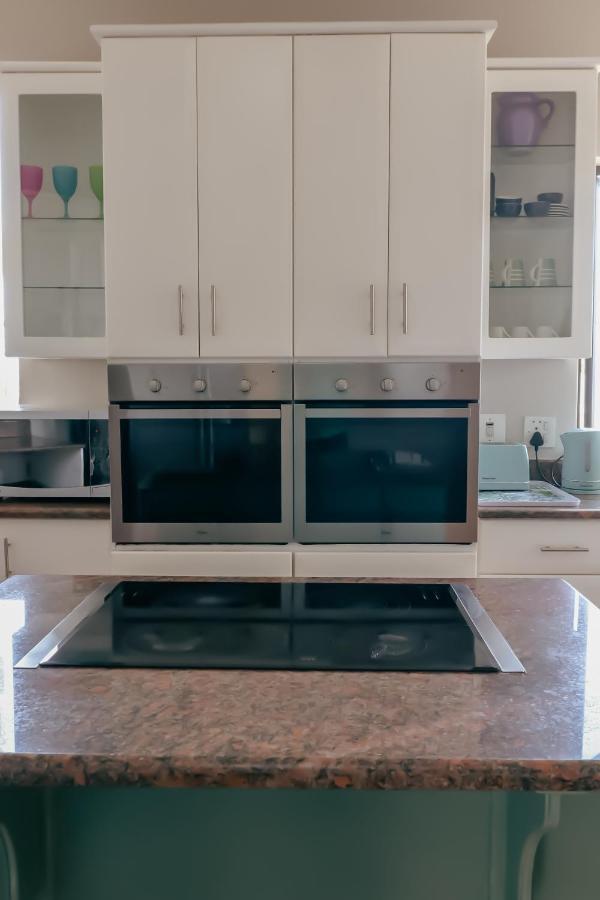 Ocean Rocks Villa, Umhlanga ダーバン エクステリア 写真