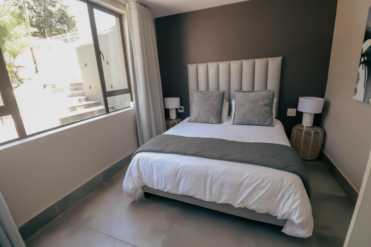 Ocean Rocks Villa, Umhlanga ダーバン エクステリア 写真